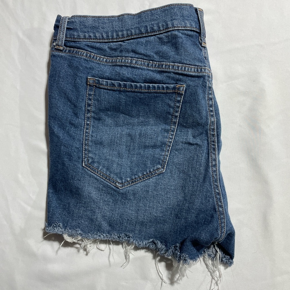 Distressed Denim Women's Shorts with American Flag Pockets - Picture 2 of 4